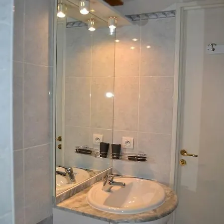 Apartment Aoustin *