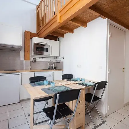 Aoustin Apartment *